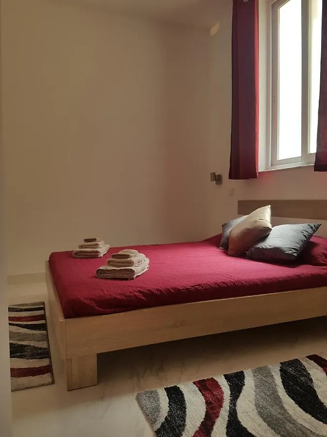 Ac1- Prime Location 3 Bedroom Apt In St.Julian'S San Giuliano