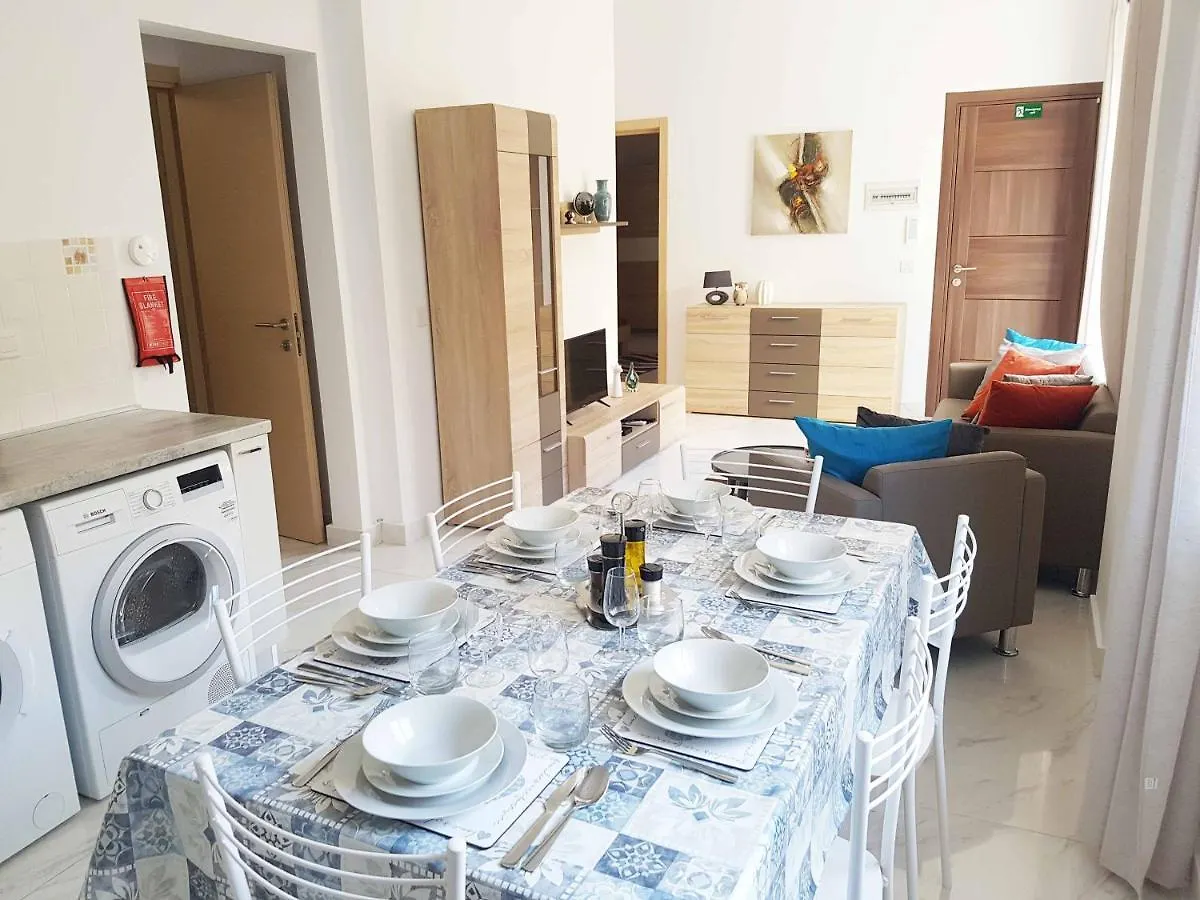Ac1- Prime Location 3 Bedroom Apt In St.Julian'S San Giuliano