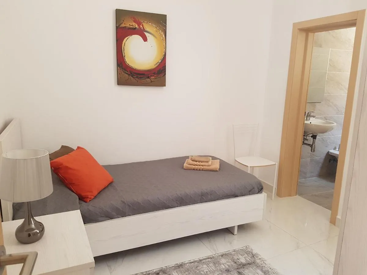 Ac1- Prime Location 3 Bedroom Apt In St.Julian'S San Giuliano Appartamento