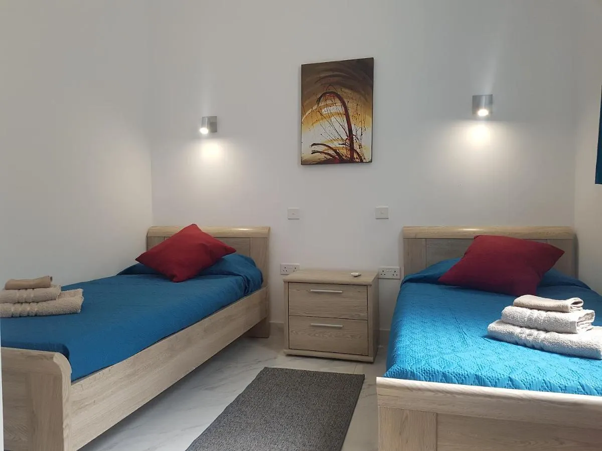 Ac1- Prime Location 3 Bedroom Apt In St.Julian'S San Giuliano