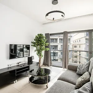 Modern In The Heart Of St Julians Appartamento